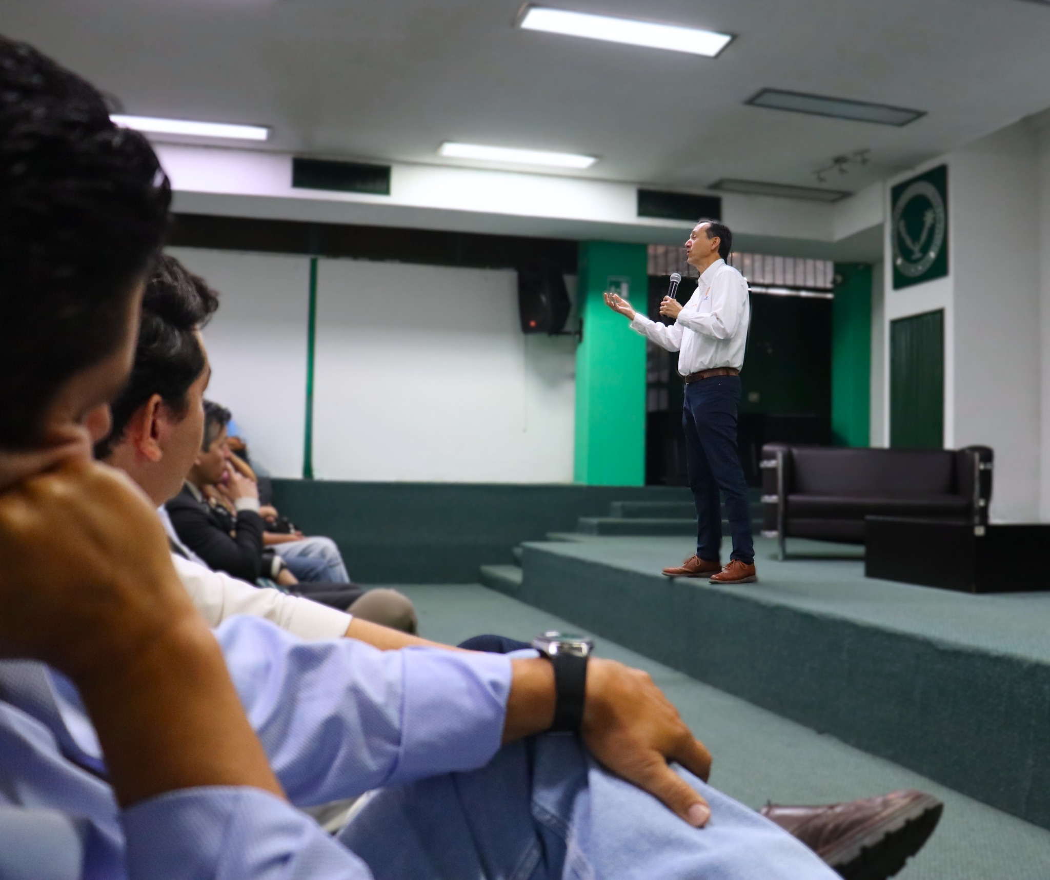 Foto Dialogo Aprende a Emprender RYLA 2026